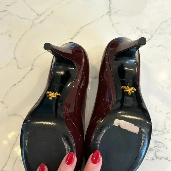 Prada peep toe wine patent leather heels size 39 - Picture 3 of 5